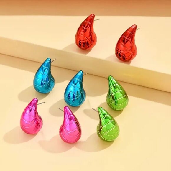 ✨🆕✨ BoHo Tear Drop Earrings ✨ in Purple & Blue✨ - Picture 6 of 10